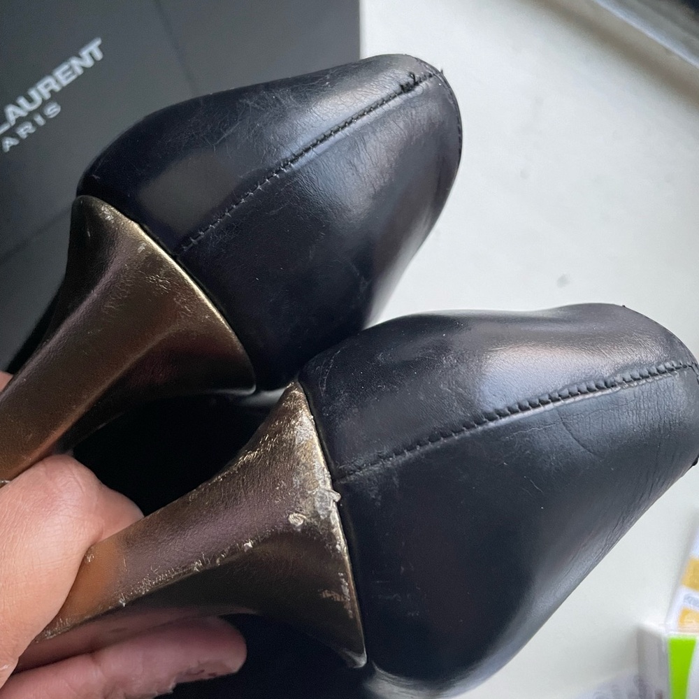 Saint Laurent Black and Gold Ziggy 105 Leather Pumps - Picture 13 of 16